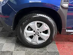 Used 2018 Dacia Duster Comfort Cosmos Blue - Interior and Exterior details 12
