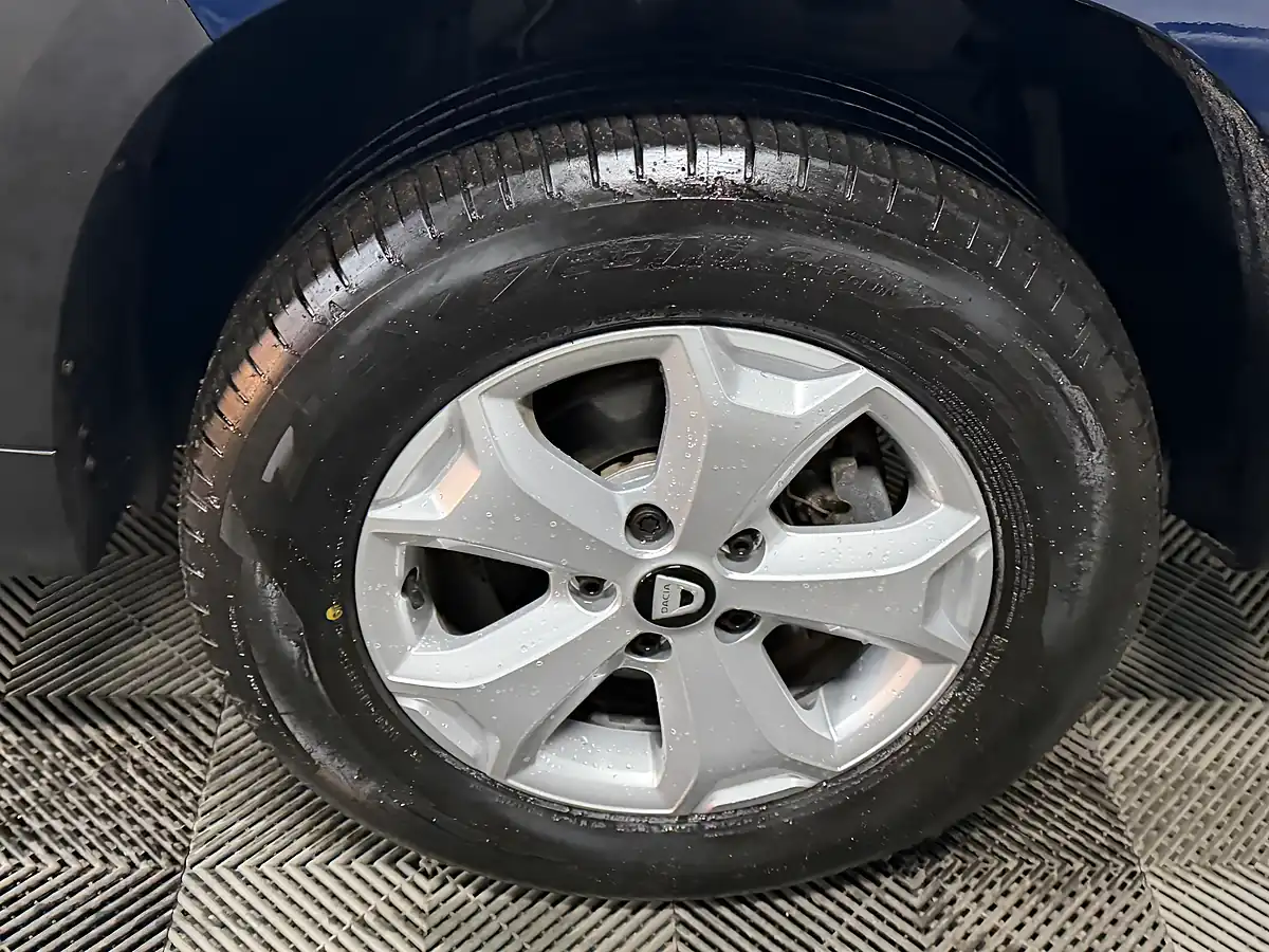 Used 2018 Dacia Duster Comfort Cosmos Blue - Interior and Exterior details 14
