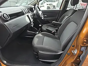 Used 2018 Dacia Duster Comfort Orange - Interior and Exterior details 10