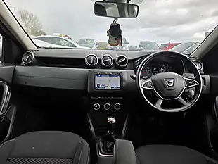Used 2018 Dacia Duster Comfort Orange - Interior and Exterior details 11