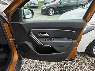 Used 2018 Dacia Duster Comfort Orange - Interior and Exterior details 18