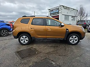 Used 2018 Dacia Duster Comfort Orange - Interior and Exterior details 4