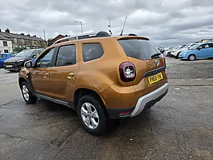 Used 2018 Dacia Duster Comfort Orange - Interior and Exterior details 8