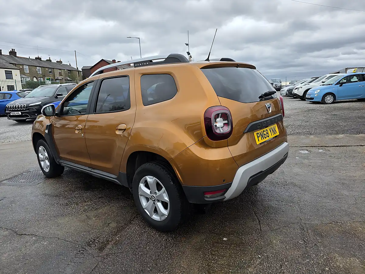 Used 2018 Dacia Duster Comfort Orange - Interior and Exterior details 8