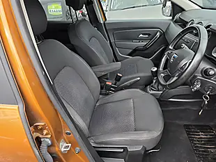 Used 2018 Dacia Duster Comfort Orange - Interior and Exterior details 9