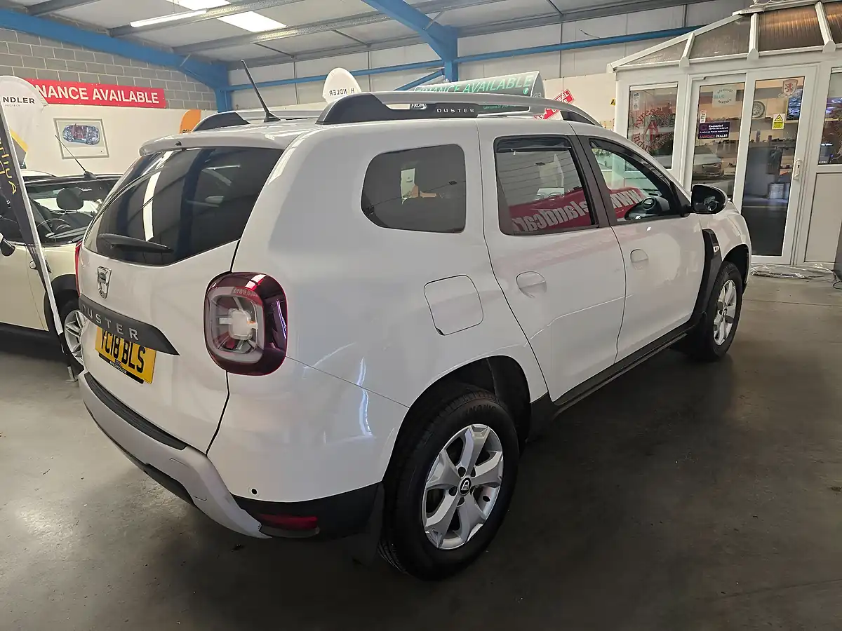 Used 2018 Dacia Duster Comfort White - Interior and Exterior details 4