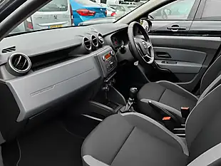 Used 2018 Dacia Duster Essential Blue - Interior and Exterior details 5