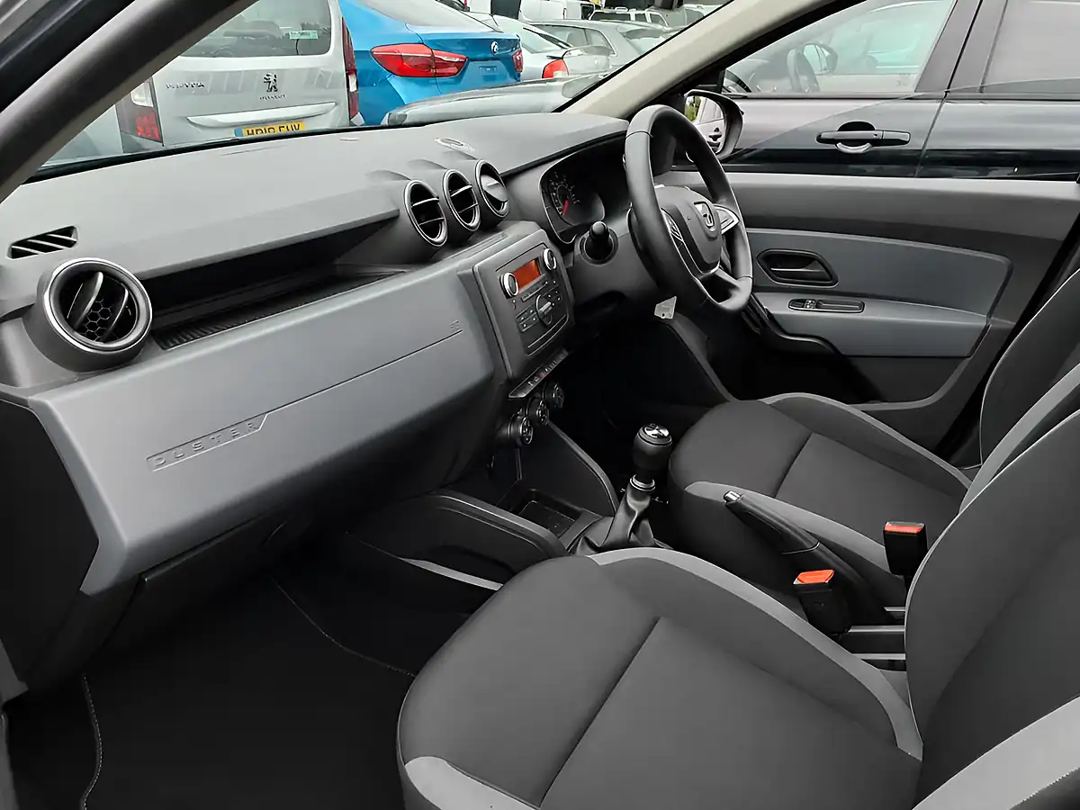 Used 2018 Dacia Duster Essential Blue - Interior and Exterior details 5