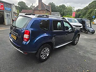 Used 2018 Dacia Duster Laureate Commercial 4X4 Blue - Interior and Exterior details 11