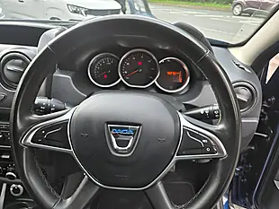 Used 2018 Dacia Duster Laureate Commercial 4X4 Blue - Interior and Exterior details 14