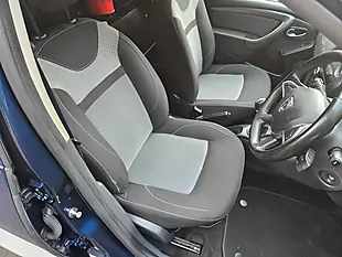 Used 2018 Dacia Duster Laureate Commercial 4X4 Blue - Interior and Exterior details 17