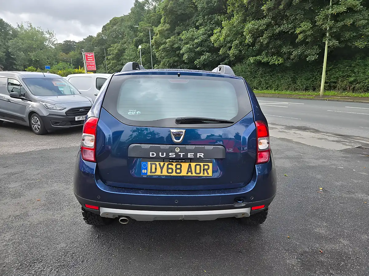 Used 2018 Dacia Duster Laureate Commercial 4X4 Blue - Interior and Exterior details 9
