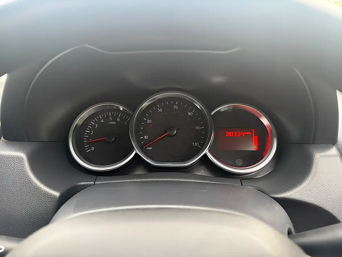 Used 2018 Dacia Duster Laureate Grey - Interior and Exterior details 16