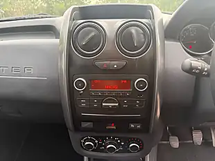 Used 2018 Dacia Duster Laureate Grey - Interior and Exterior details 17
