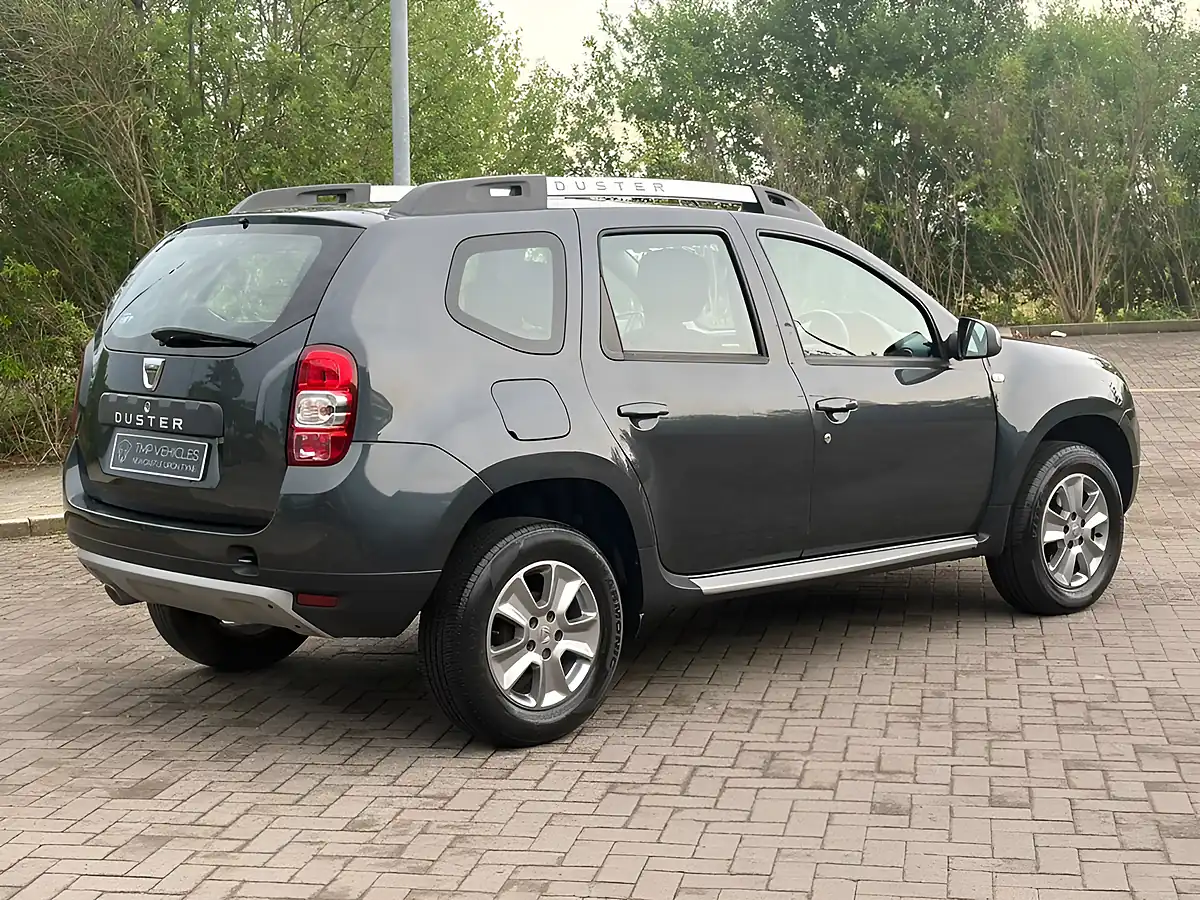 Used 2018 Dacia Duster Laureate Grey - Interior and Exterior details 4