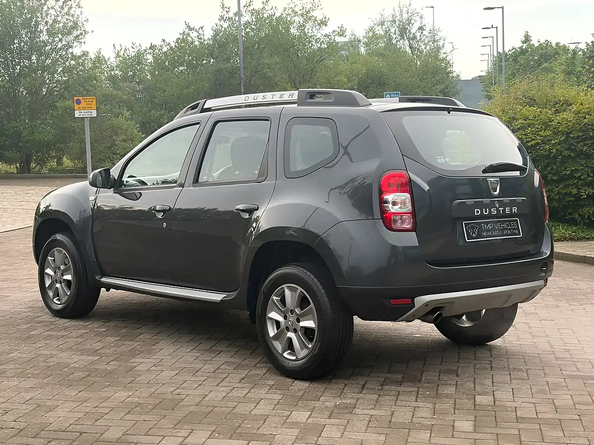 Used 2018 Dacia Duster Laureate Grey - Interior and Exterior details 6