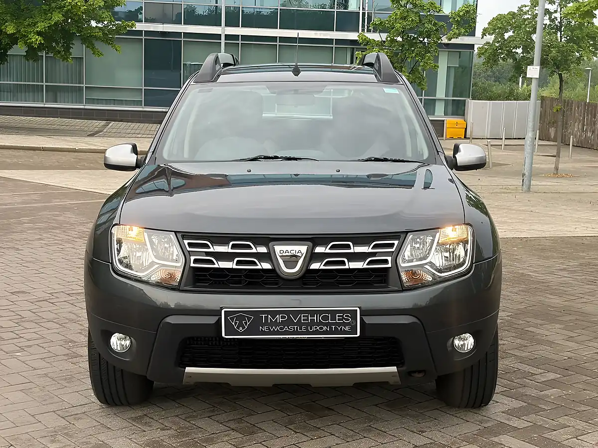 Used 2018 Dacia Duster Laureate Grey - Interior and Exterior details 7
