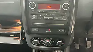 Used 2018 Dacia Duster Laureate White - Interior and Exterior details 10
