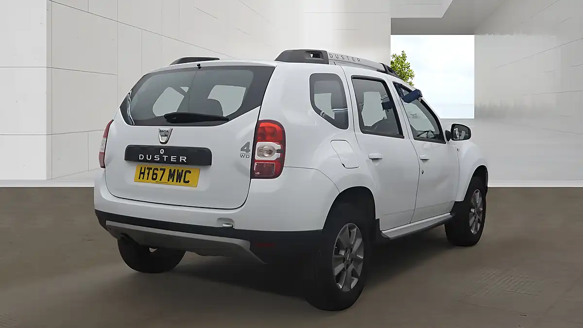Used 2018 Dacia Duster Laureate White - Interior and Exterior details 4