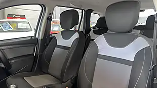 Used 2018 Dacia Duster Laureate White - Interior and Exterior details 11