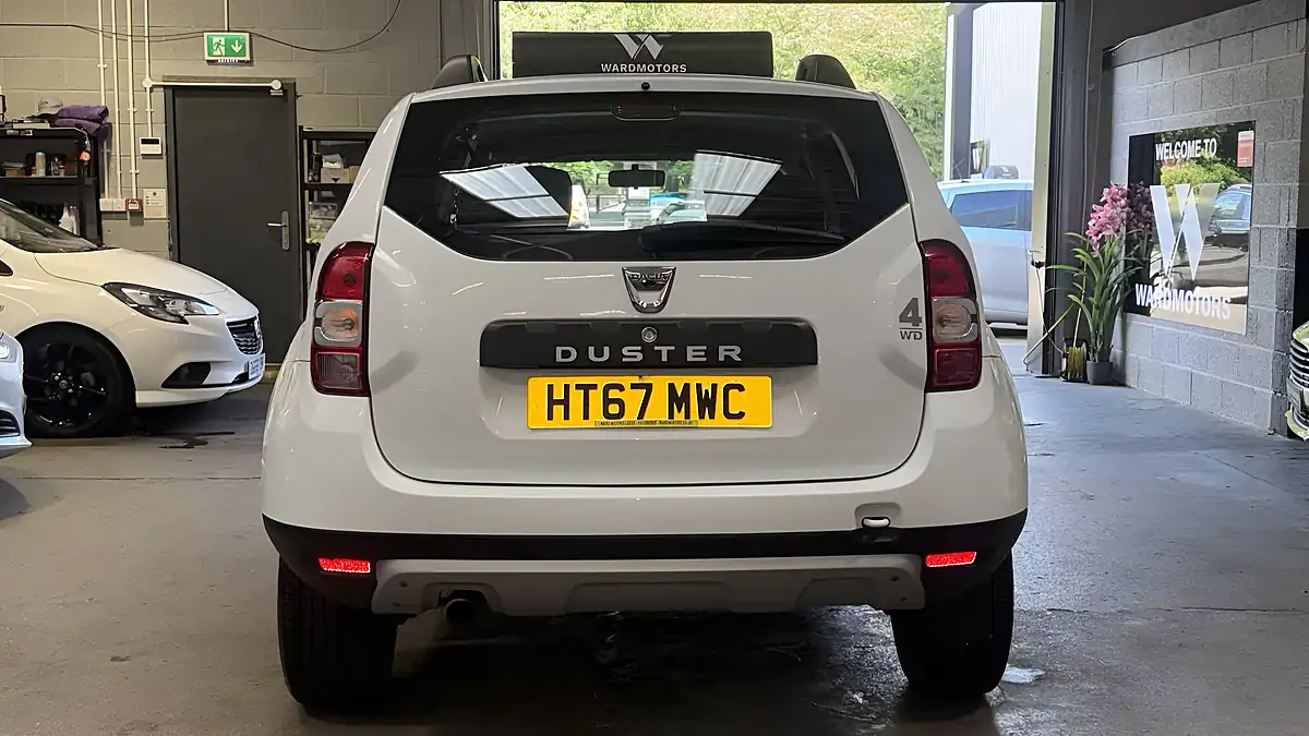 Used 2018 Dacia Duster Laureate White - Interior and Exterior details 6