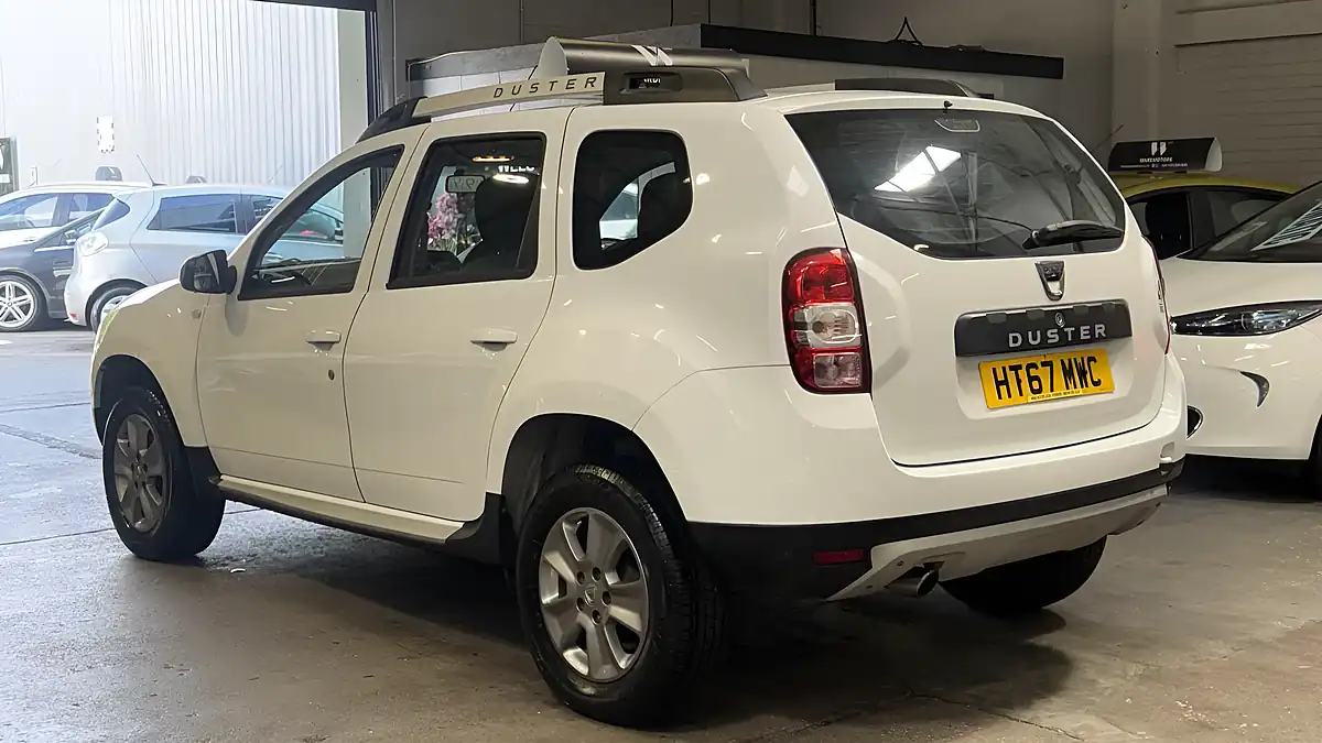 Used 2018 Dacia Duster Laureate White - Interior and Exterior details 7