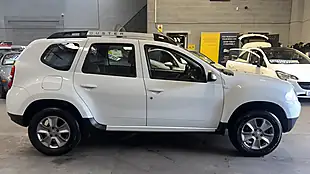 Used 2018 Dacia Duster Laureate White - Interior and Exterior details 8