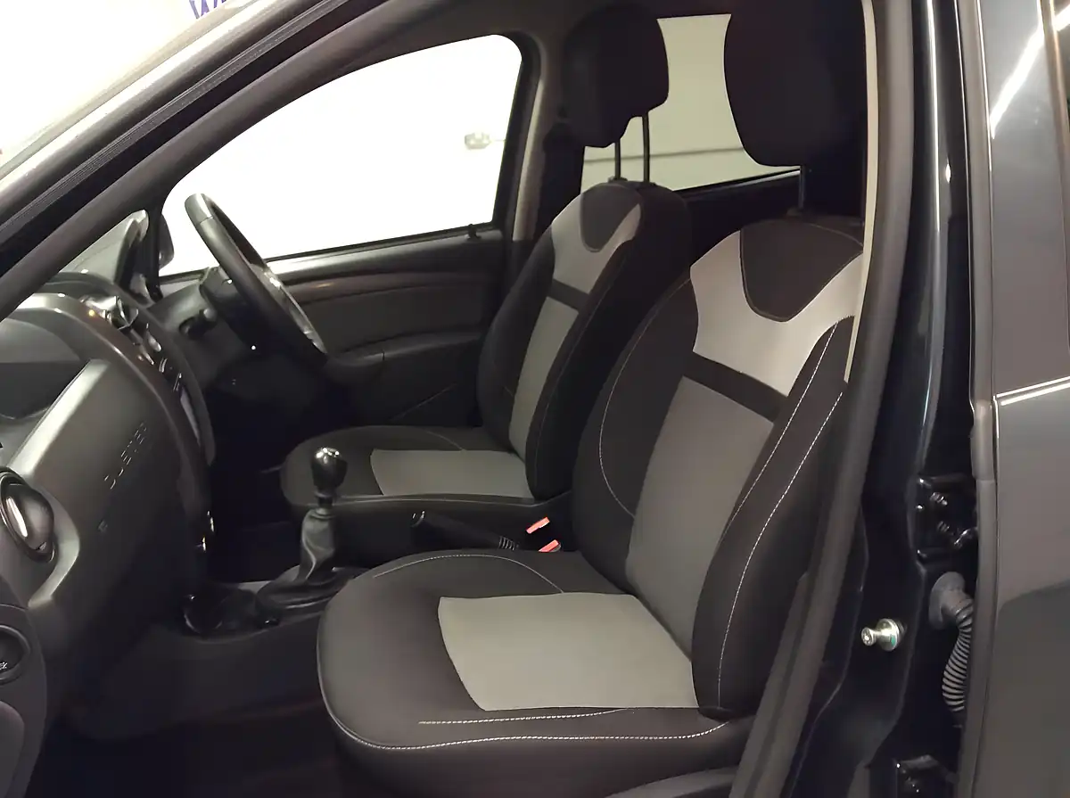 Used 2018 Dacia Duster Nav+ Grey - Interior and Exterior details 14