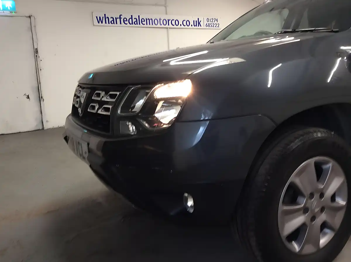 Used 2018 Dacia Duster Nav+ Grey - Interior and Exterior details 9