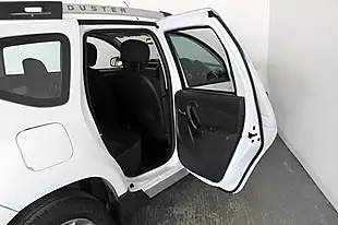 Used 2018 Dacia Duster Nav+ White - Interior and Exterior details 12