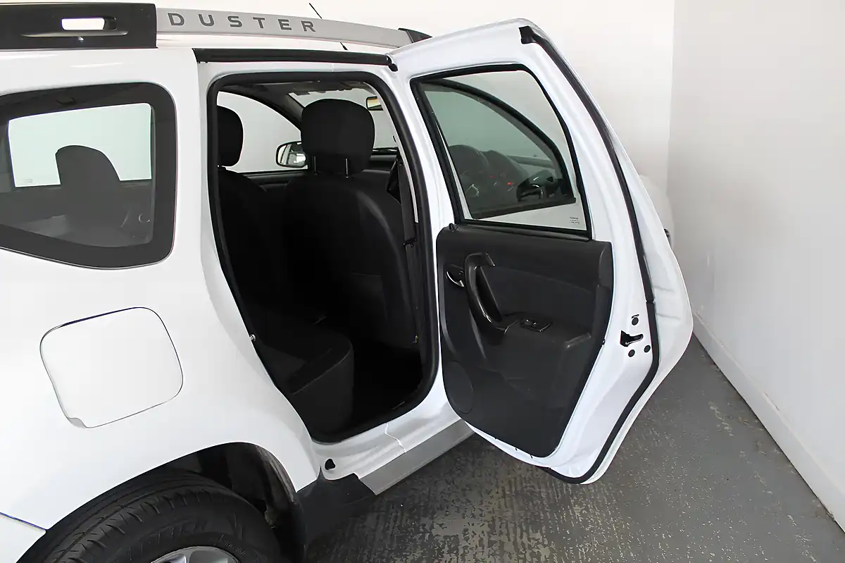 Used 2018 Dacia Duster Nav+ White - Interior and Exterior details 12