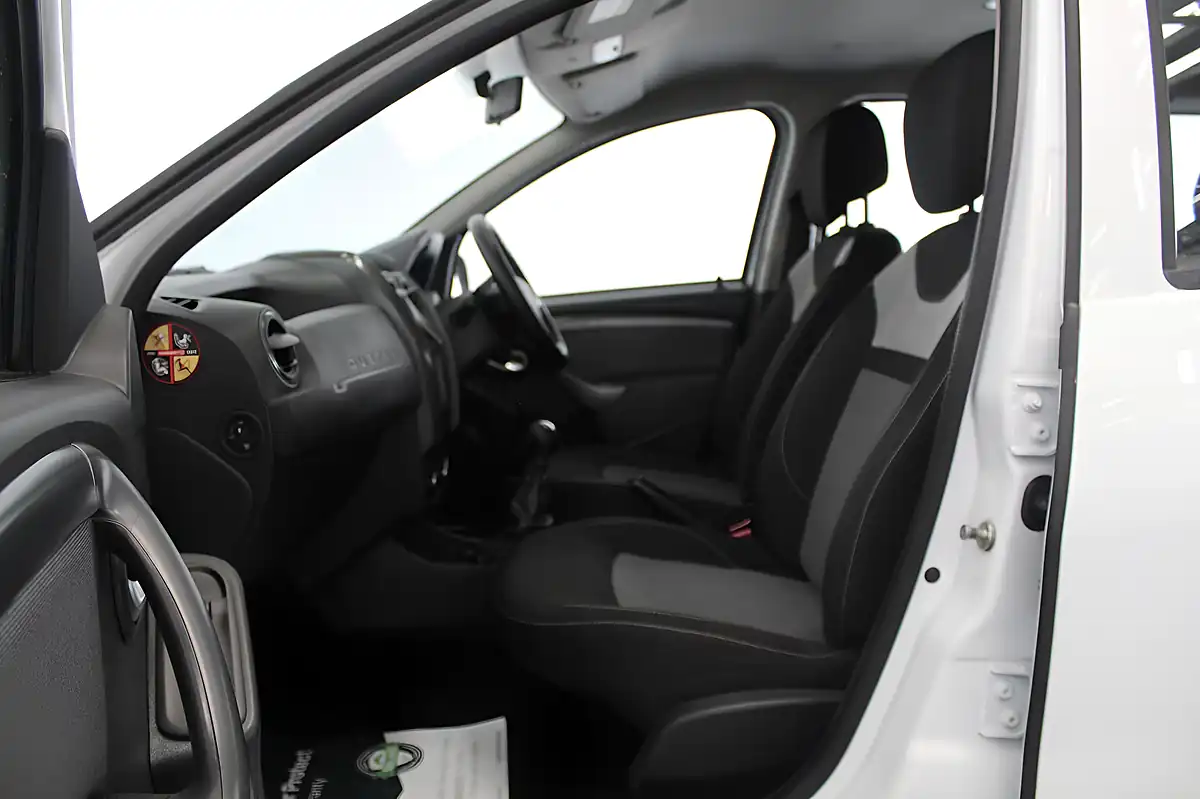 Used 2018 Dacia Duster Nav+ White - Interior and Exterior details 18
