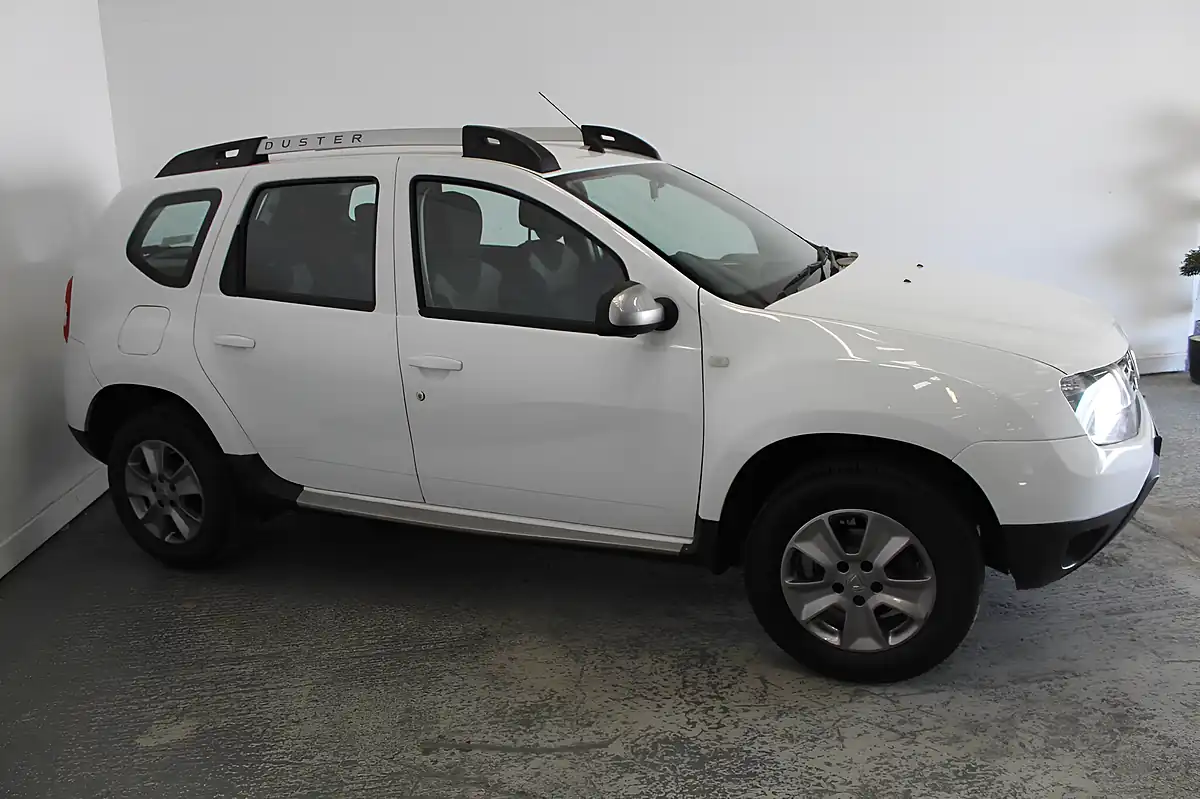 Used 2018 Dacia Duster Nav+ White - Interior and Exterior details 3