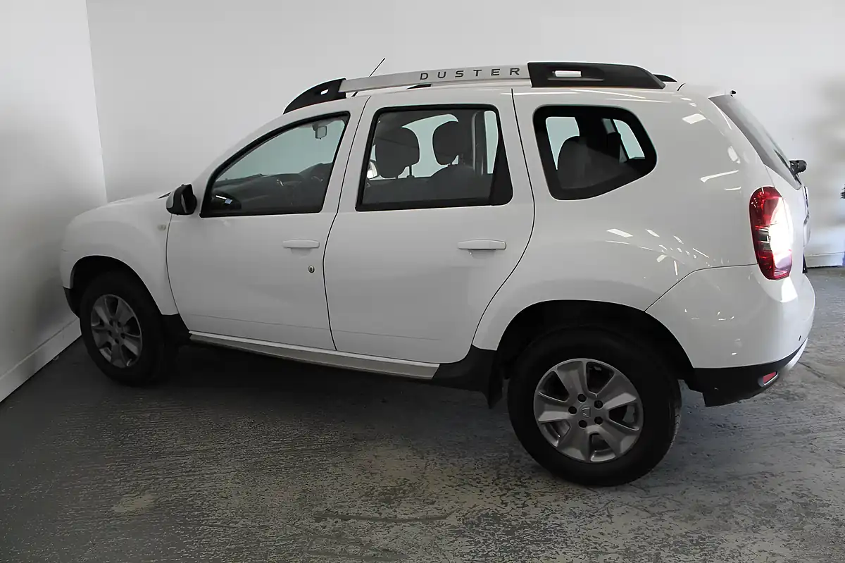 Used 2018 Dacia Duster Nav+ White - Interior and Exterior details 7