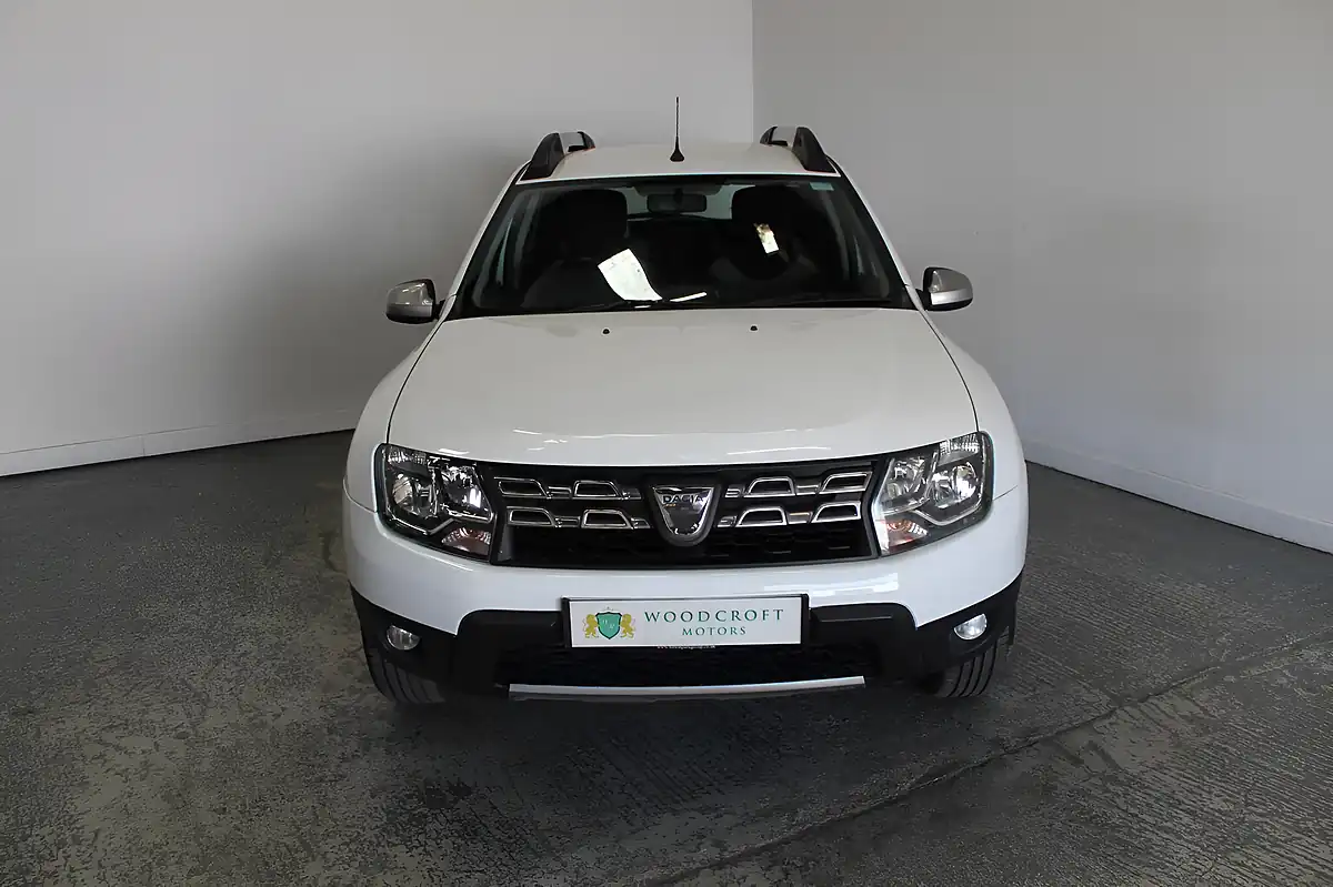 Used 2018 Dacia Duster Nav+ White - Interior and Exterior details 9