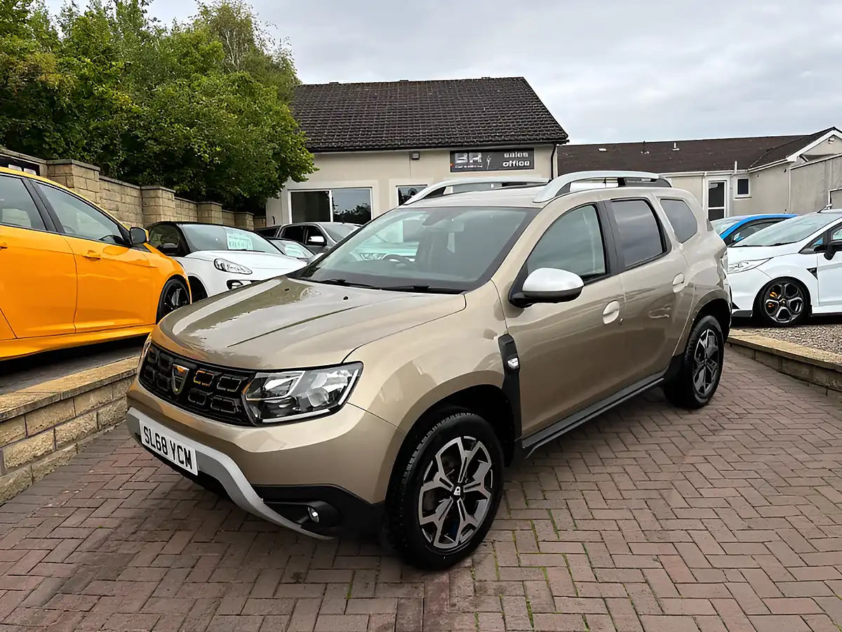 Used 2018 Dacia Duster Prestige Beige - Front View