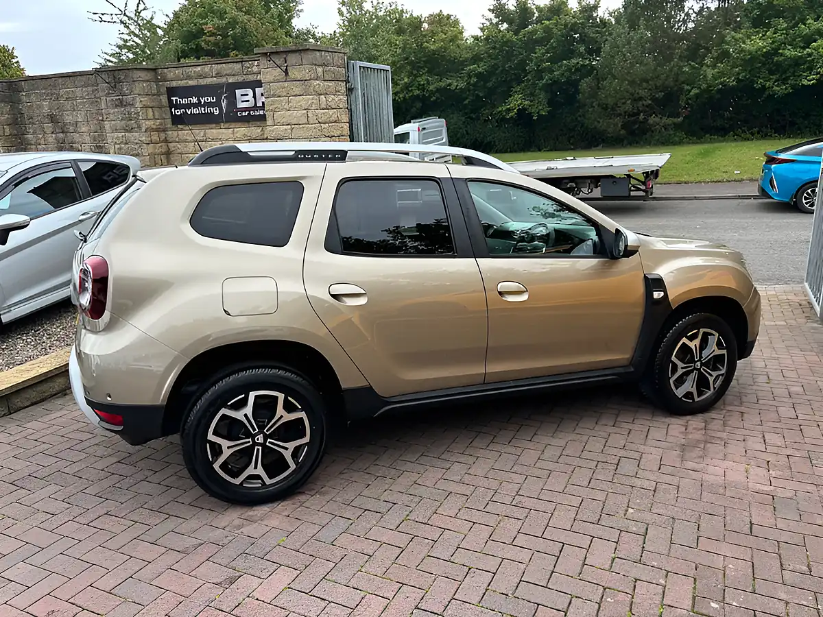 Used 2018 Dacia Duster Prestige Beige - Interior and Exterior details 10