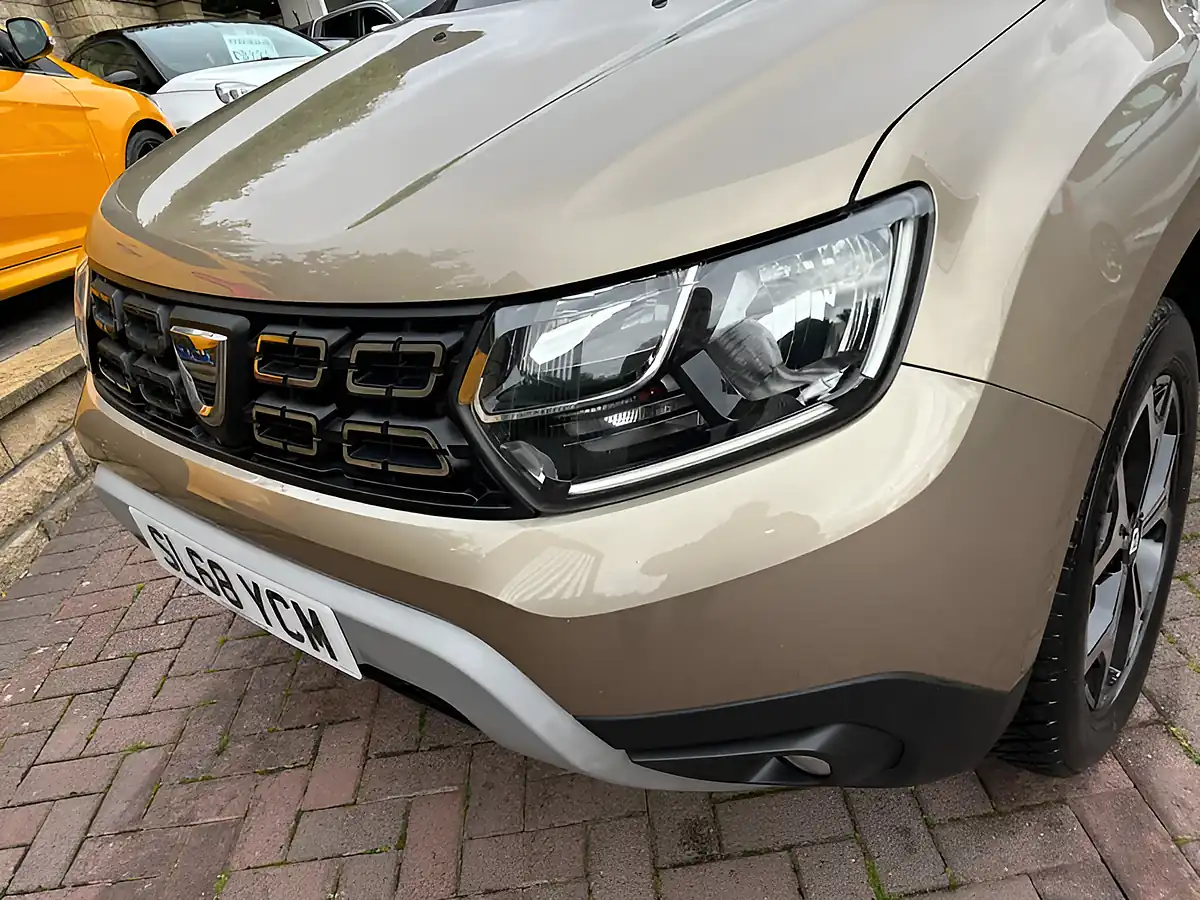 Used 2018 Dacia Duster Prestige Beige - Interior and Exterior details 11