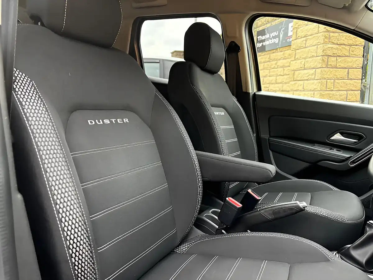 Used 2018 Dacia Duster Prestige Beige - Interior and Exterior details 12