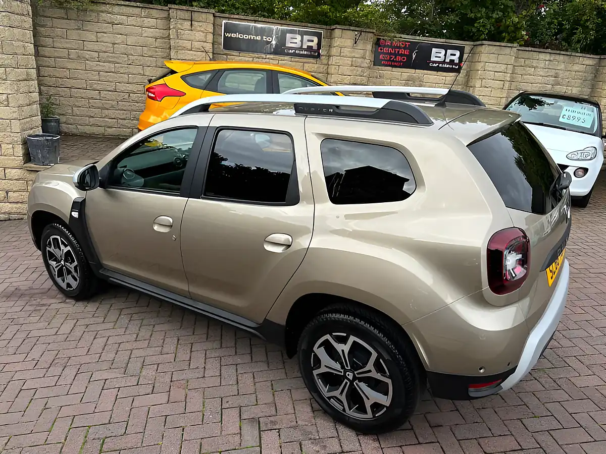 Used 2018 Dacia Duster Prestige Beige - Interior and Exterior details 6