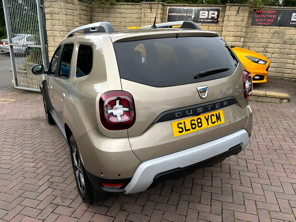 Used 2018 Dacia Duster Prestige Beige - Interior and Exterior details 8