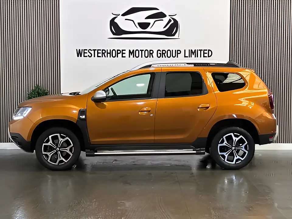 Used 2018 Dacia Duster Prestige Orange - Interior and Exterior details 11