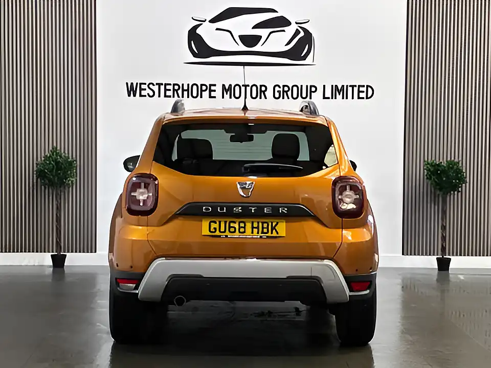 Used 2018 Dacia Duster Prestige Orange - Interior and Exterior details 12