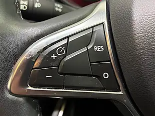 Used 2018 Dacia Duster Prestige Orange - Interior and Exterior details 14