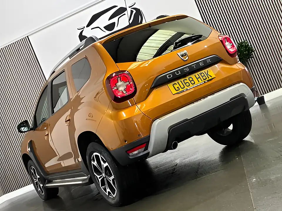 Used 2018 Dacia Duster Prestige Orange - Interior and Exterior details 9
