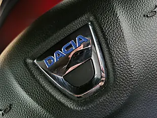 Used 2018 Dacia Logan Ambiance Rouge Passion Metallic - Interior and Exterior details 16