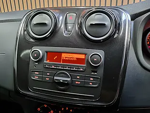 Used 2018 Dacia Logan Ambiance Rouge Passion Metallic - Interior and Exterior details 17