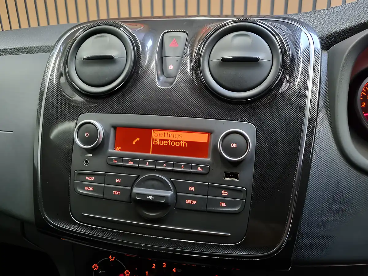 Used 2018 Dacia Logan Ambiance Rouge Passion Metallic - Interior and Exterior details 17