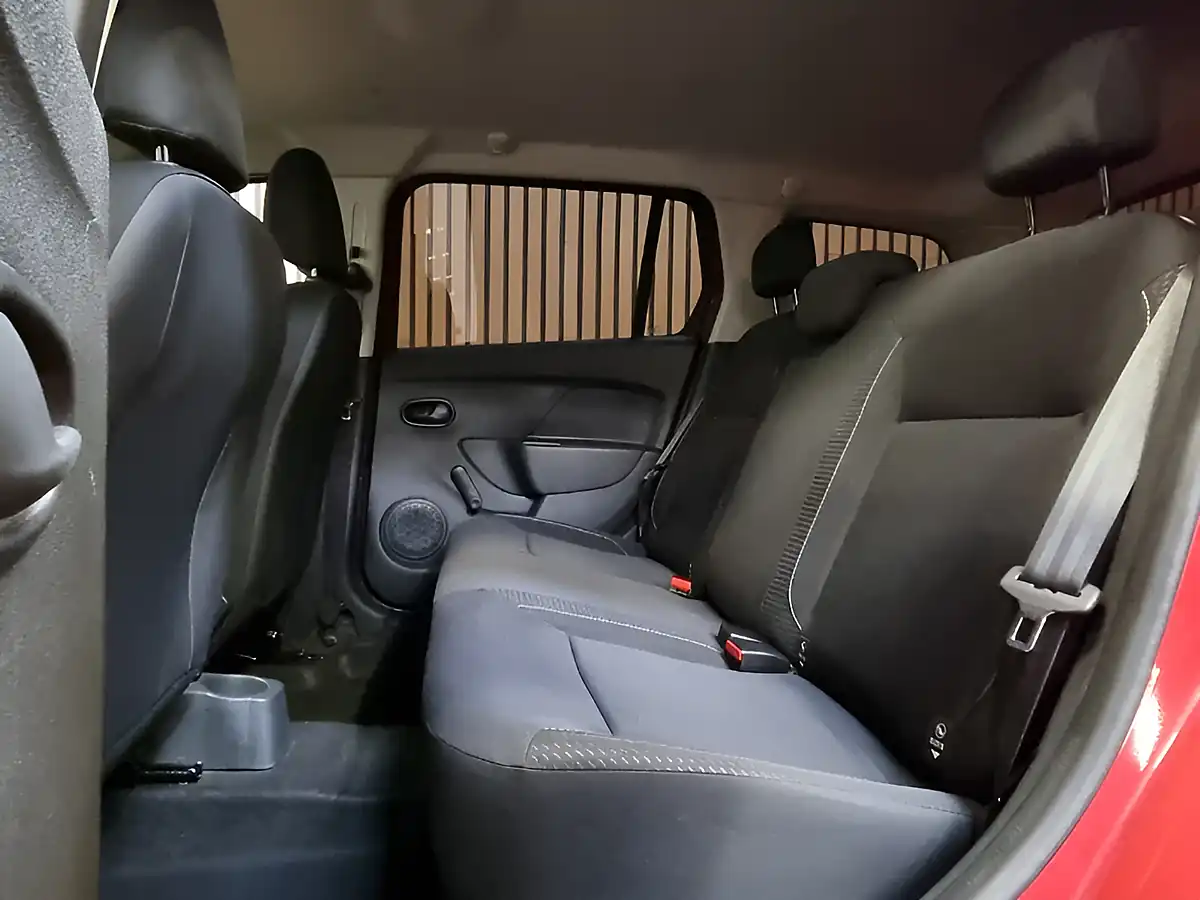 Used 2018 Dacia Logan Ambiance Rouge Passion Metallic - Interior and Exterior details 19