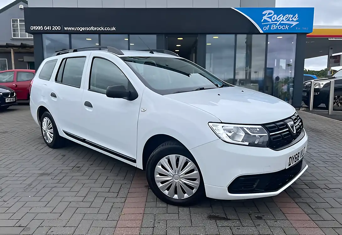 Used 2018 Dacia Logan Essential Glacier White - Front View